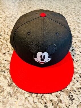 New Era Mickey Mouse 7 5/8
